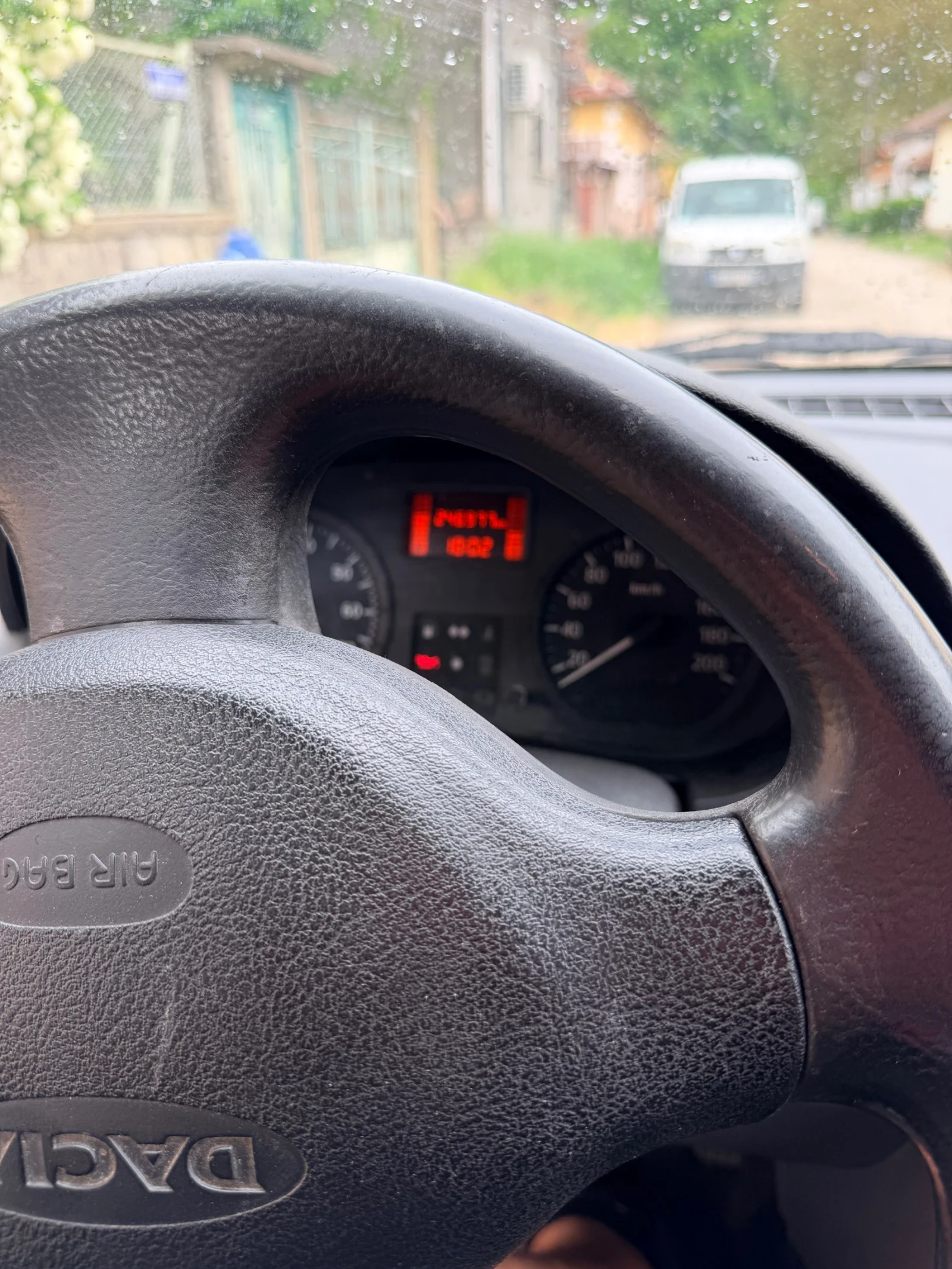 Dacia Logan, снимка 7 - Автомобили и джипове - 54482679