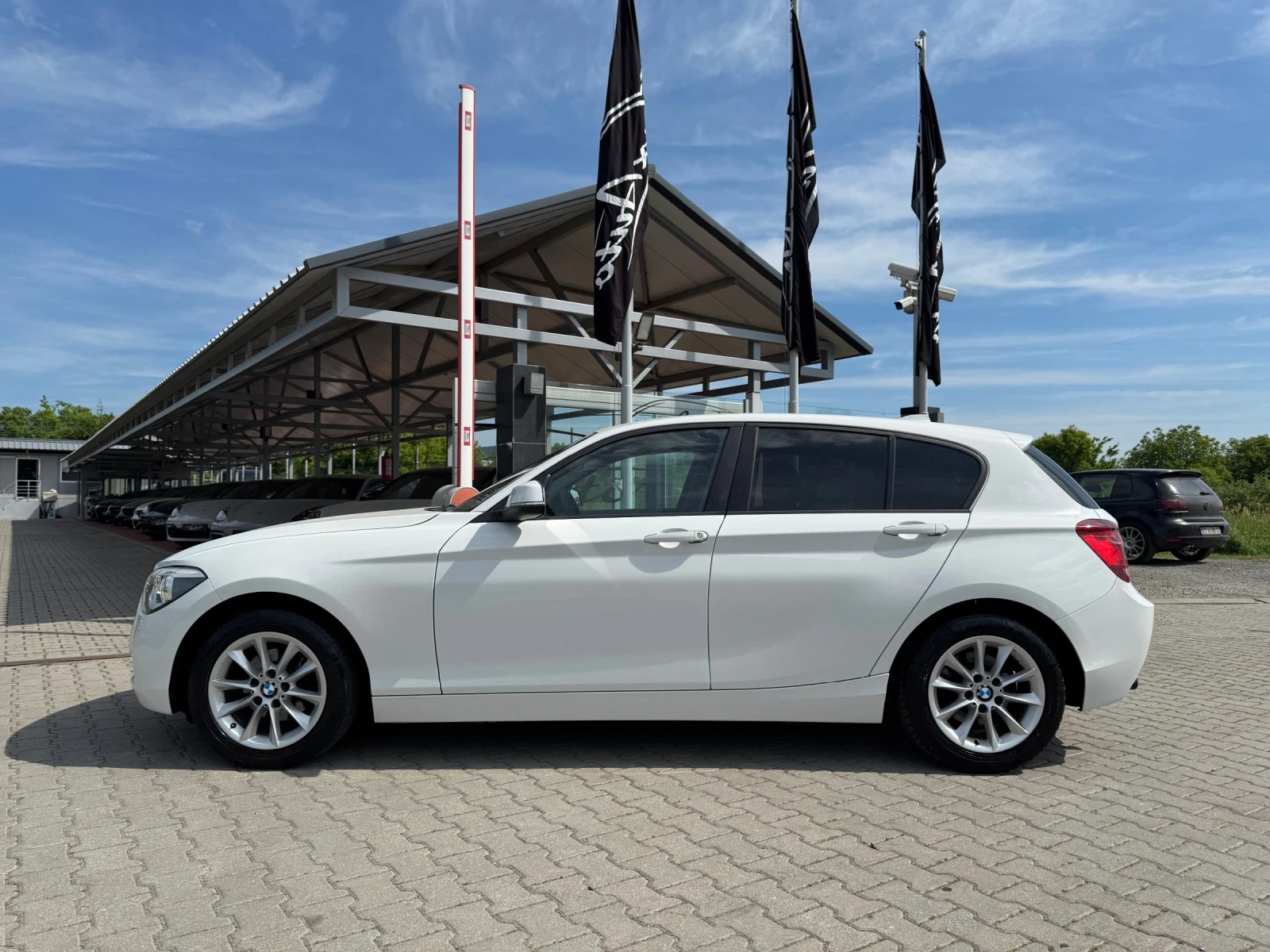 BMW 118 D#SPORTPACK#NAVI#LED#PDC#HARMAN#ОБСЛУЖЕН, снимка 3 - Автомобили и джипове - 54611215