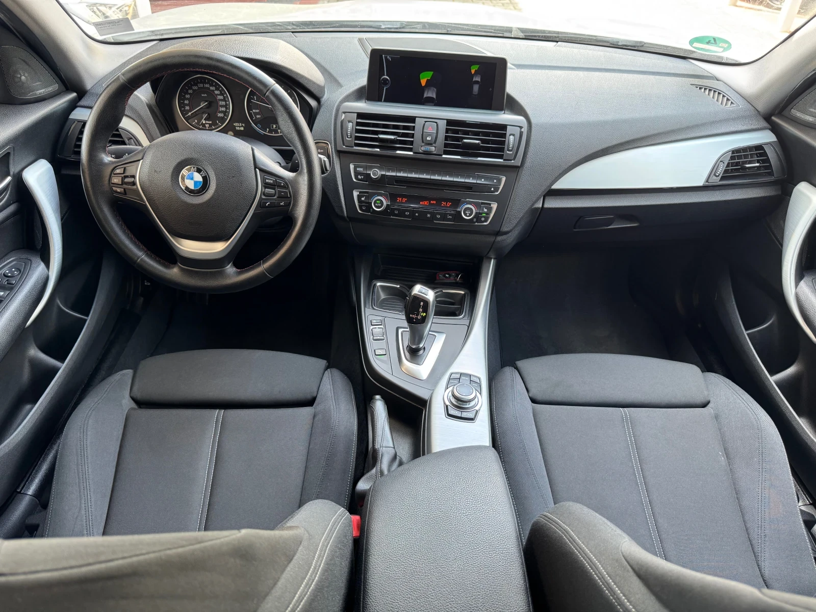 BMW 118 D#SPORTPACK#NAVI#LED#PDC#HARMAN#ОБСЛУЖЕН, снимка 10 - Автомобили и джипове - 54611215
