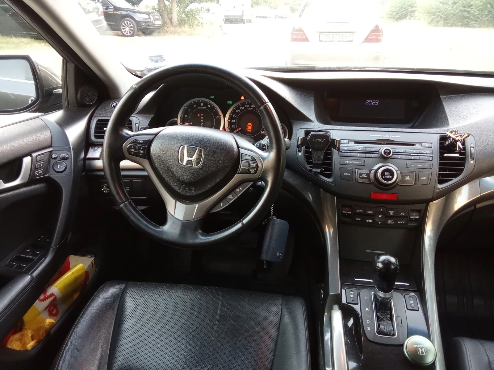 Honda Accord, снимка 11 - Автомобили и джипове - 54828129