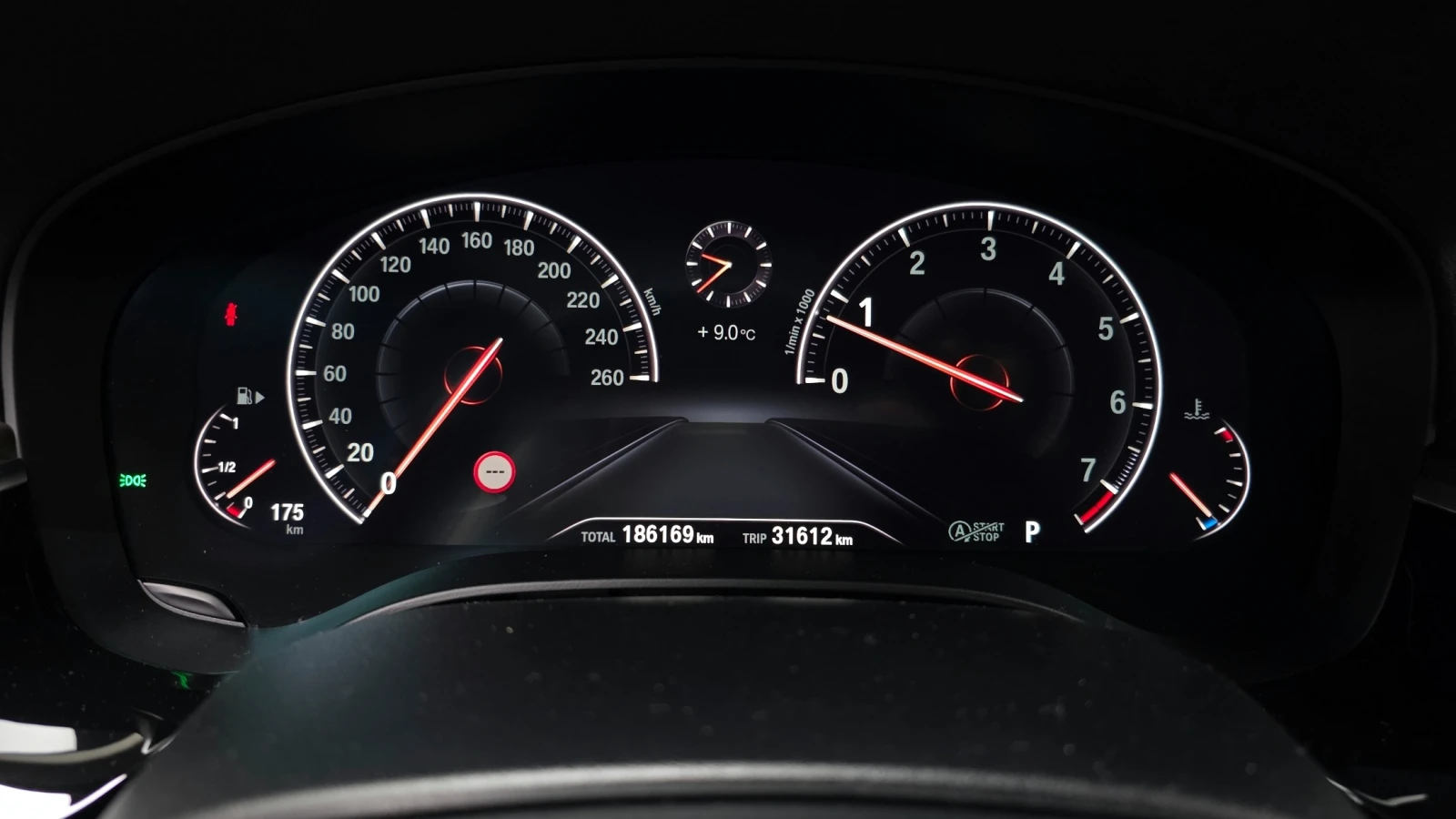 BMW 530 i xDrive Luxury Plus | HUD | Ventilated Seats, снимка 8 - Автомобили и джипове - 54916836