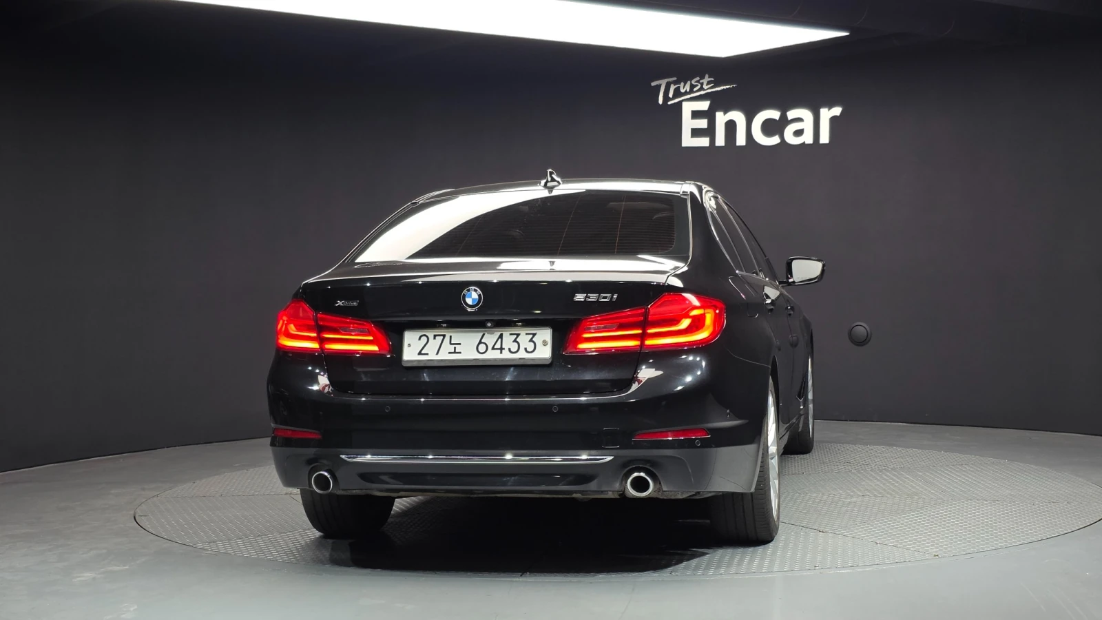 BMW 530 i xDrive Luxury Plus | HUD | Ventilated Seats, снимка 4 - Автомобили и джипове - 54916836