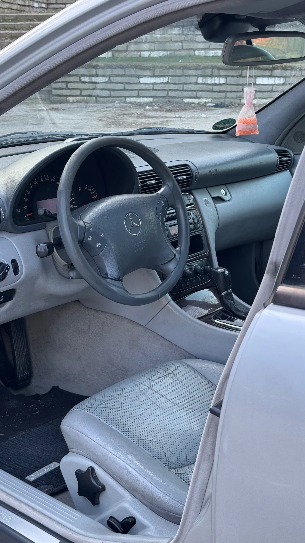 Mercedes-Benz C 220, снимка 11 - Автомобили и джипове - 54918263