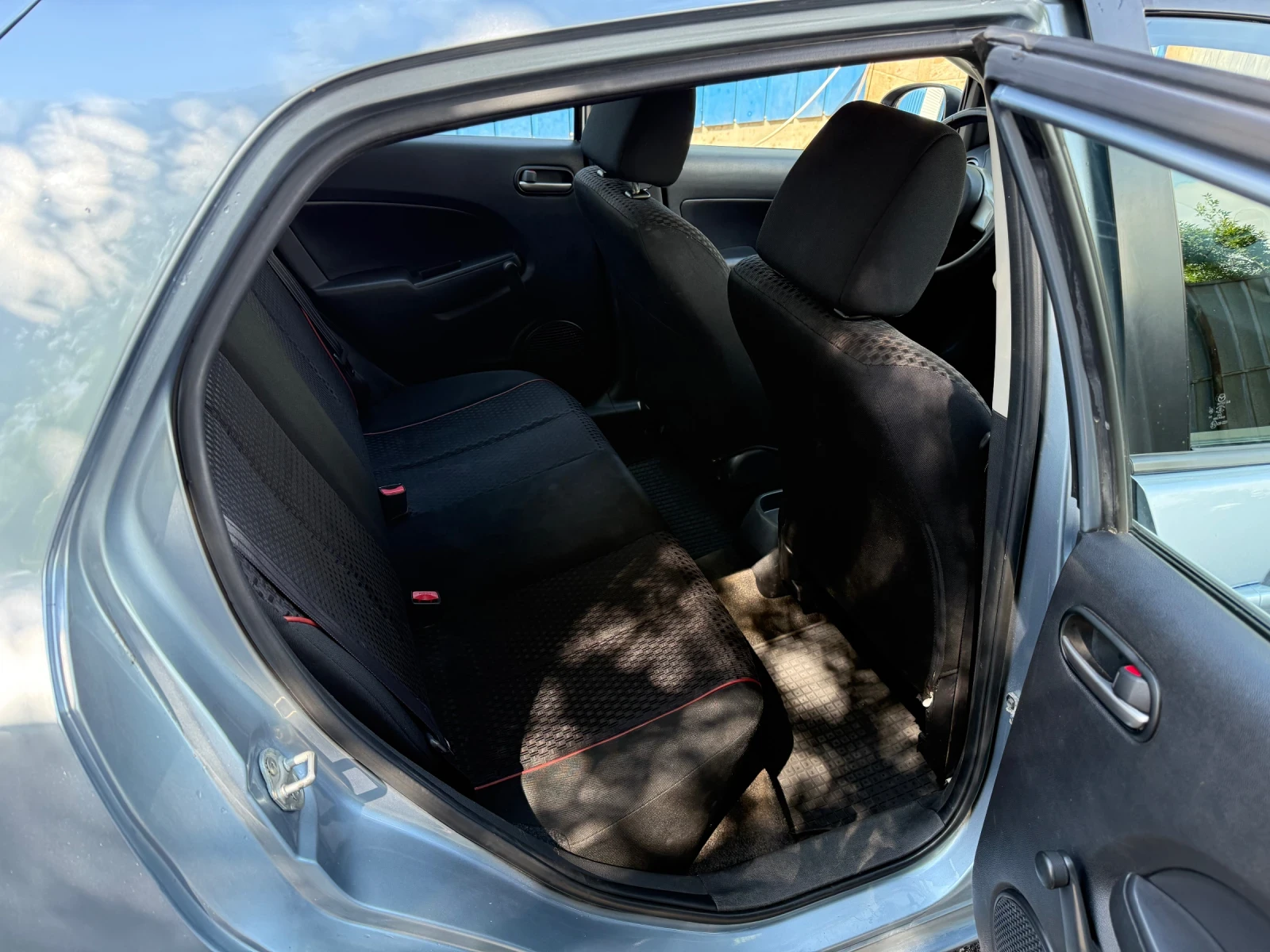 Mazda 2, снимка 12 - Автомобили и джипове - 54977877