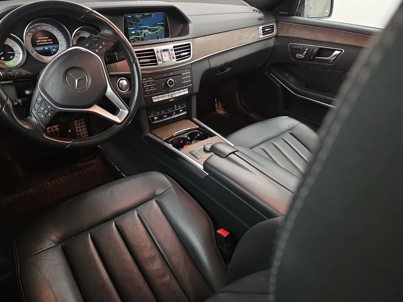 Mercedes-Benz E 400 4MATIC , снимка 9 - Автомобили и джипове - 55017943