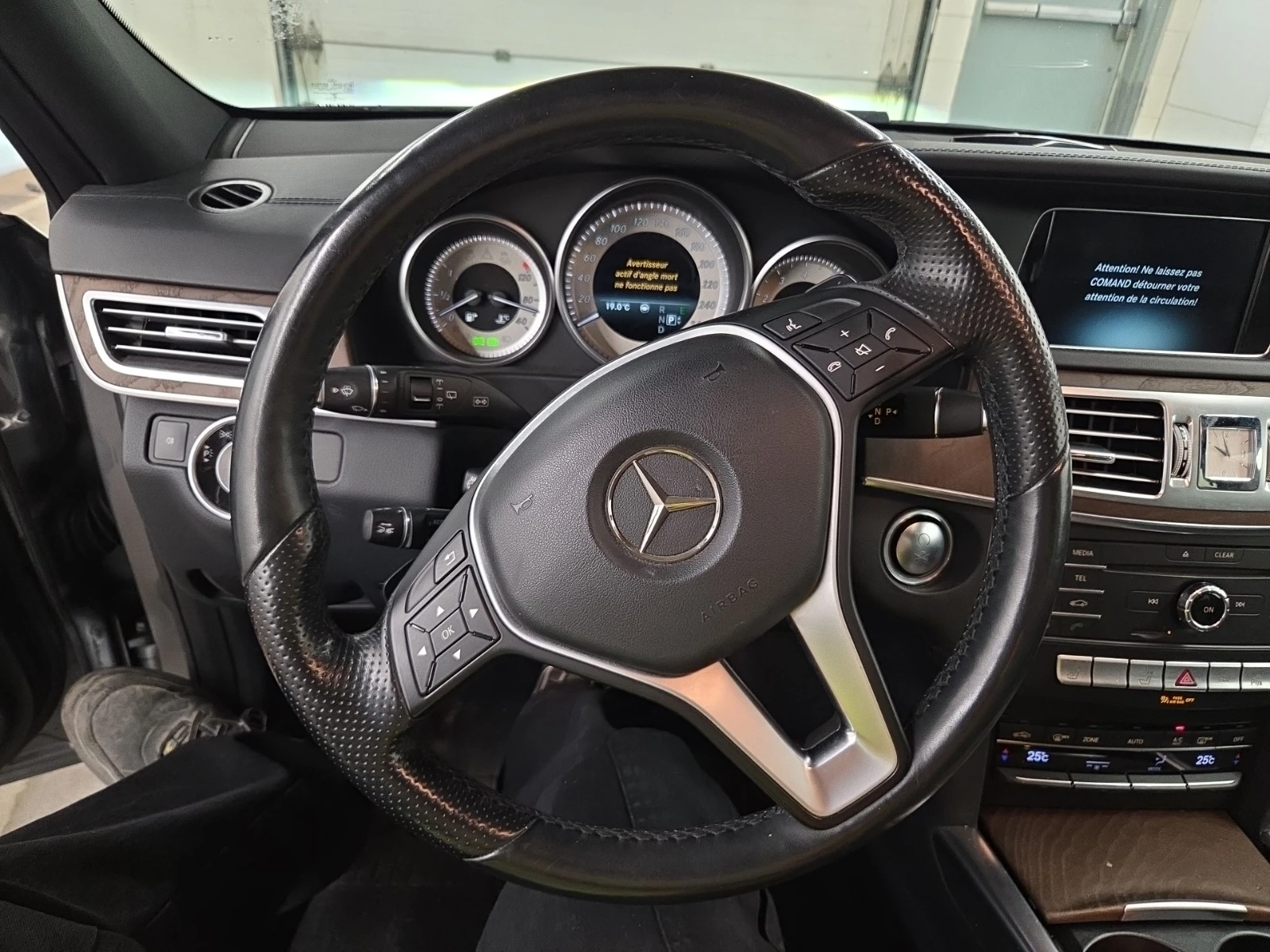 Mercedes-Benz E 400 4MATIC , снимка 10 - Автомобили и джипове - 55017943
