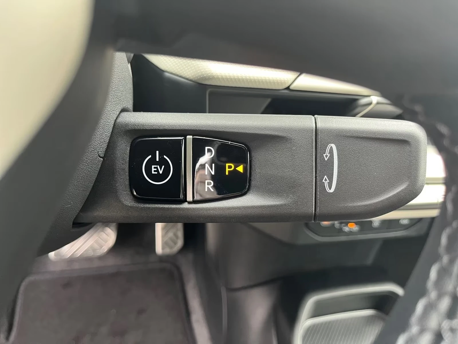 Kia EV4 GT-Line Warranty DISTR 360 H/K Winter Pack Keyless, снимка 12 - Автомобили и джипове - 55027180