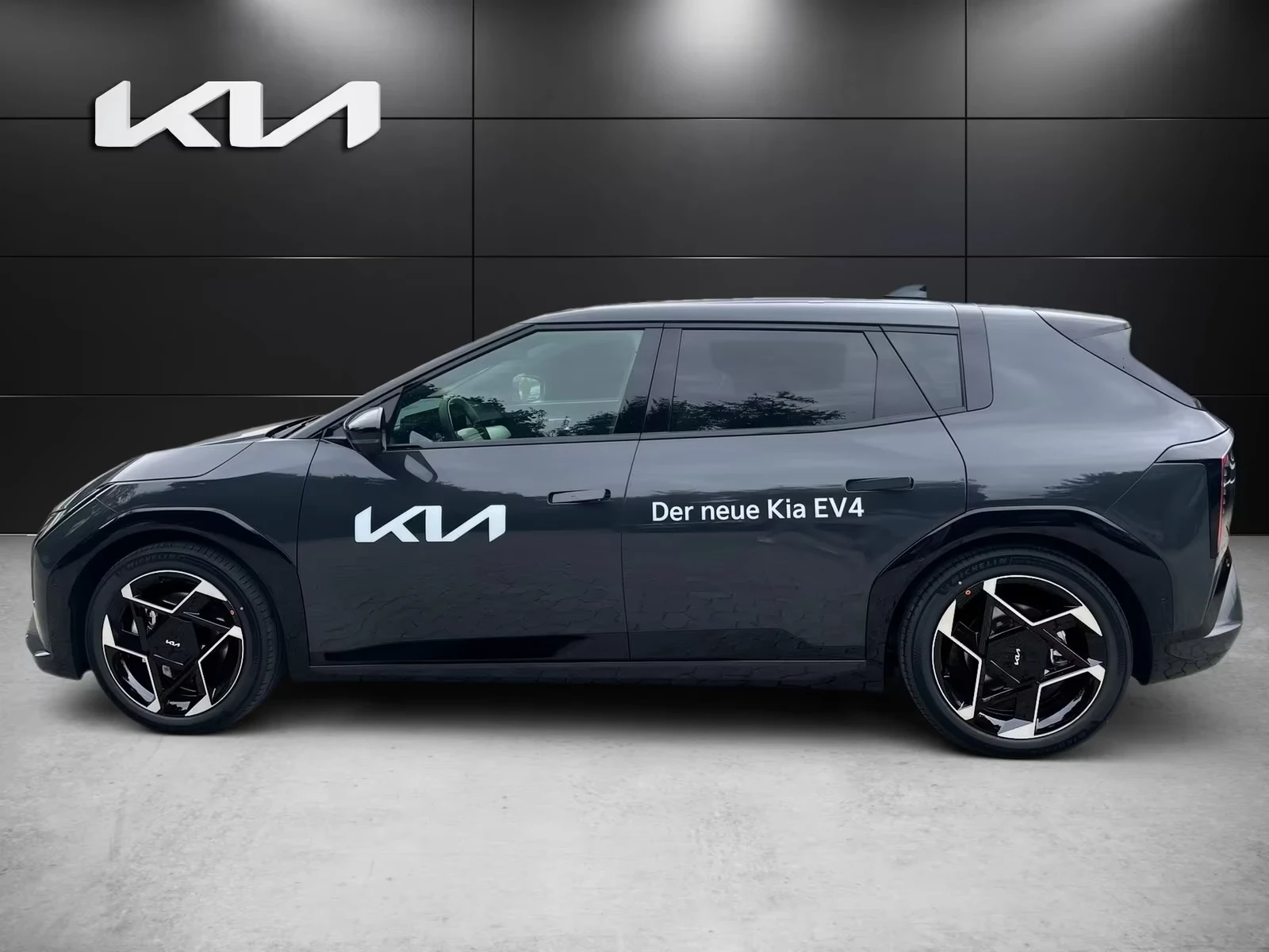 Kia EV4 GT-Line Warranty DISTR 360 H/K Winter Pack Keyless, снимка 2 - Автомобили и джипове - 55027180