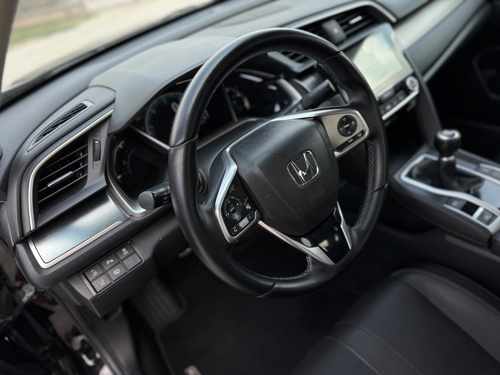 Honda Civic 1.6D Executive* ПЕРФЕКТНО СЪСТОЯНИЕ* , снимка 8 - Автомобили и джипове - 55412160