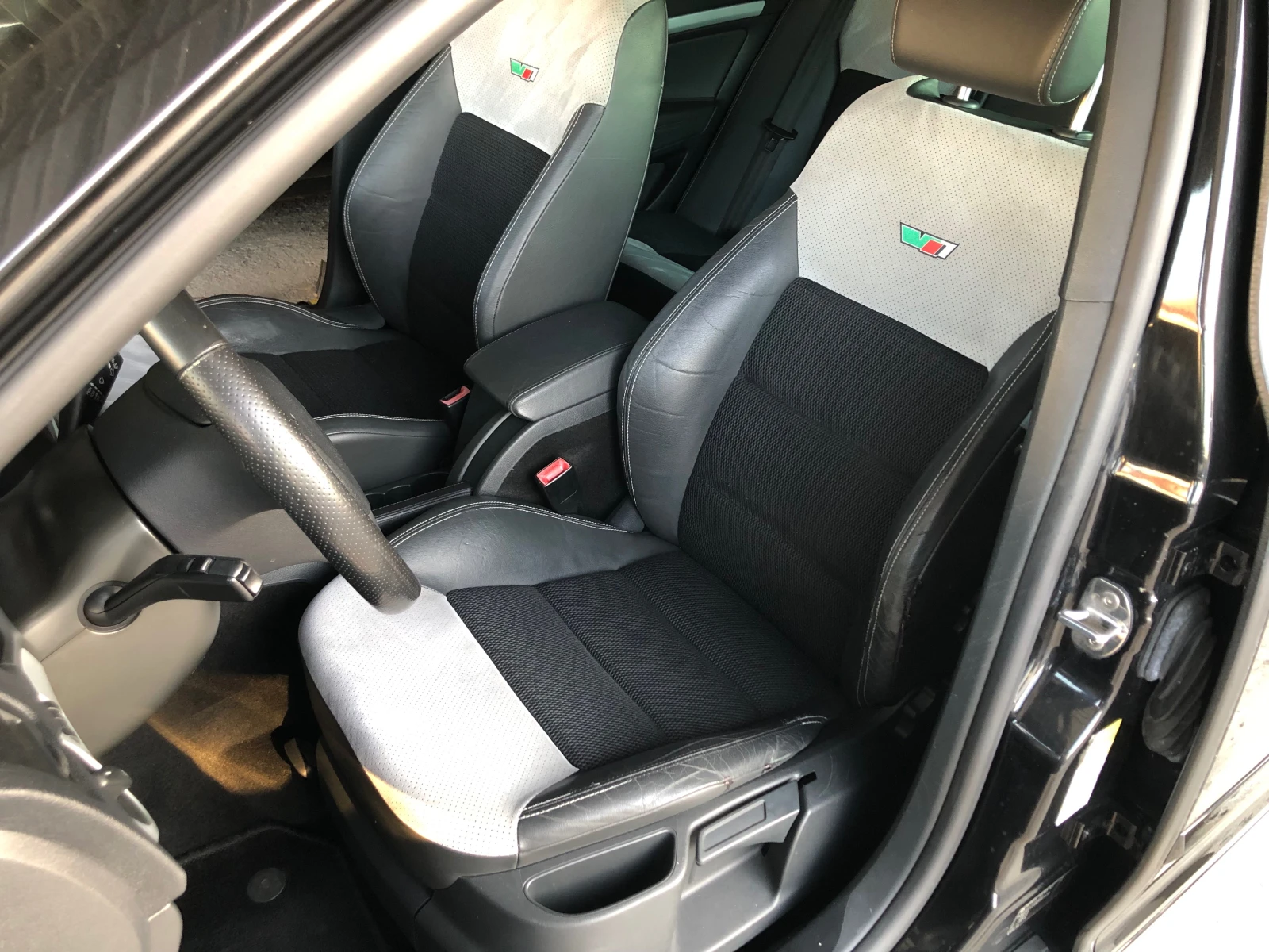 Skoda Octavia VRS ШВЕЙЦАРИЯ, снимка 12 - Автомобили и джипове - 55501515