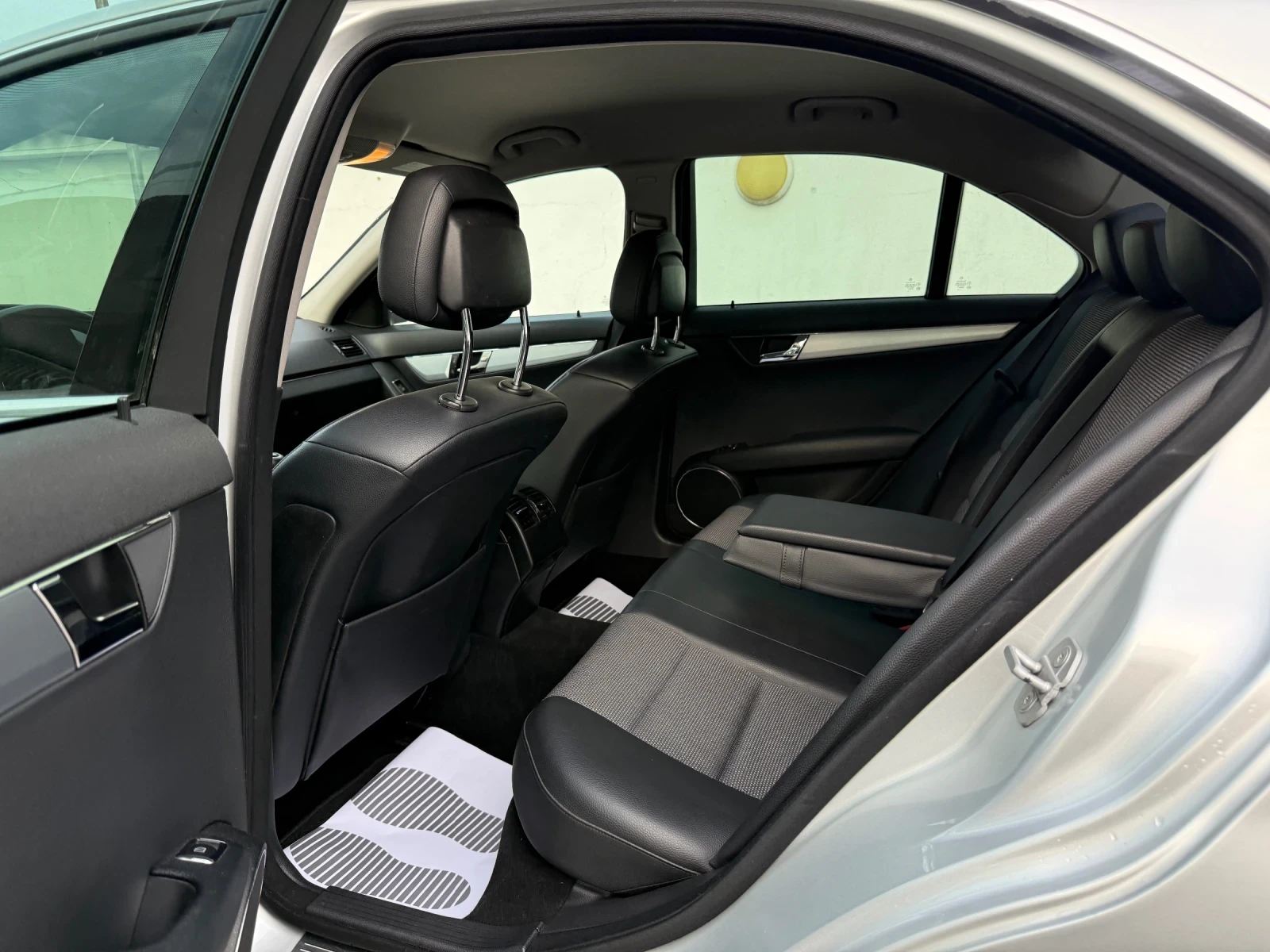 Mercedes-Benz C 220 CDI 170HP AVANTGARDE, снимка 15 - Автомобили и джипове - 55871520