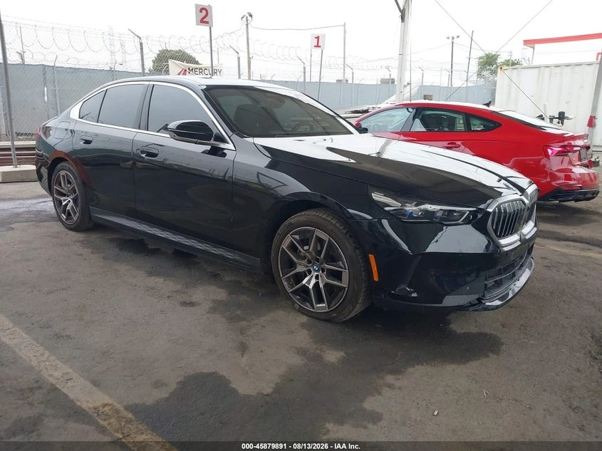BMW i5 EDRIVE40, снимка 2 - Автомобили и джипове - 56656622