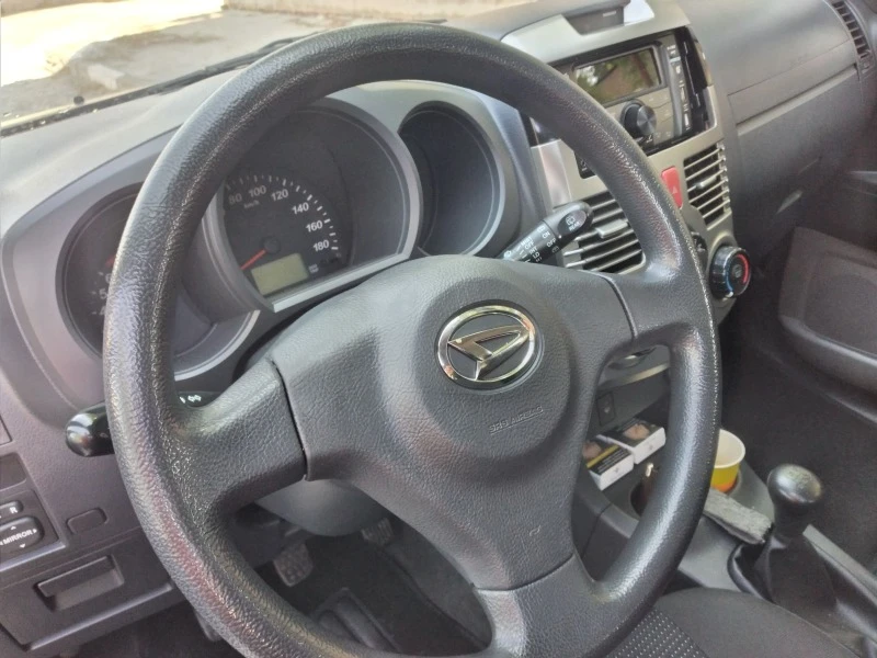 Daihatsu Terios 1.5, снимка 6 - Автомобили и джипове - 46477782