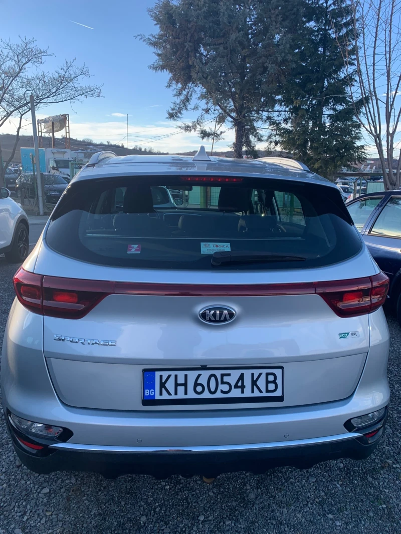 Kia Sportage, снимка 4 - Автомобили и джипове - 48884764