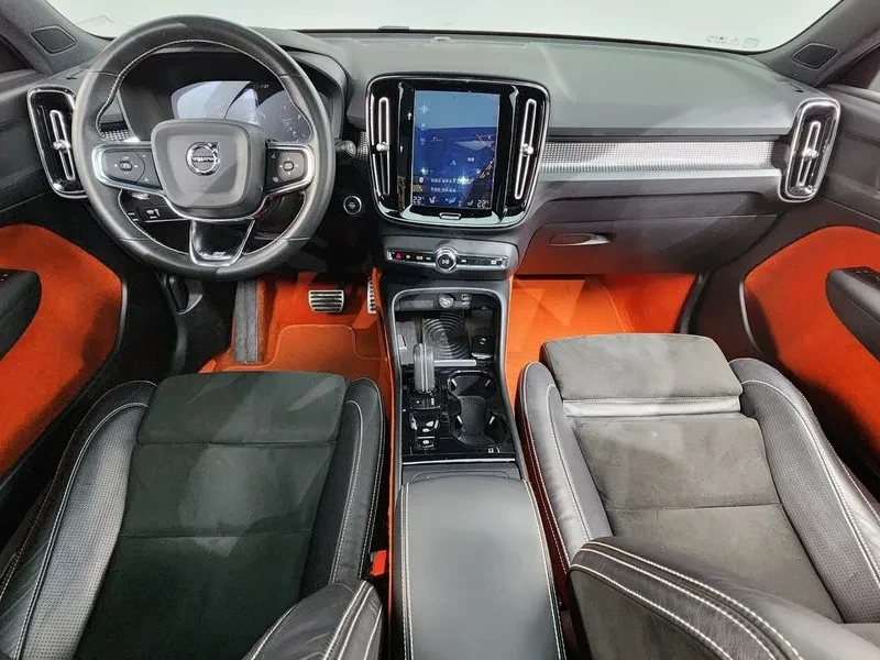 Volvo XC40 T4 R-DESIGN, снимка 7 - Автомобили и джипове - 55562419