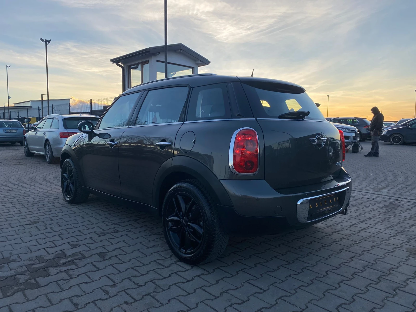 Mini Countryman 2.0D AUTOMATIC EURO 5B - изображение 3