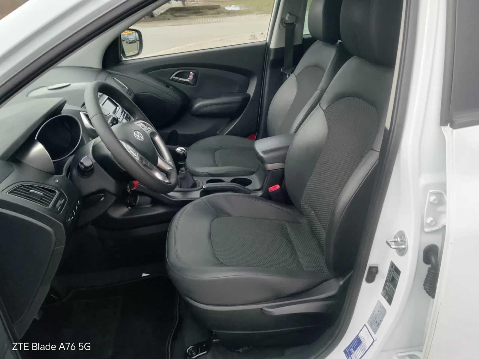 Hyundai IX35 2.0 D 4x4 - изображение 10