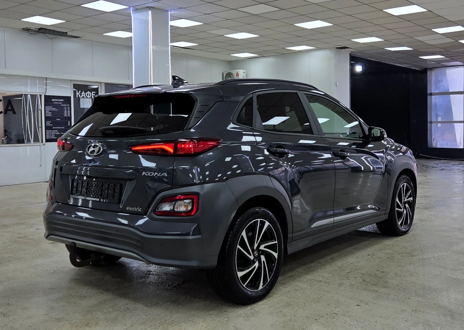 Hyundai Kona 64KWh/Premium/Blue link/SOH100% - изображение 3