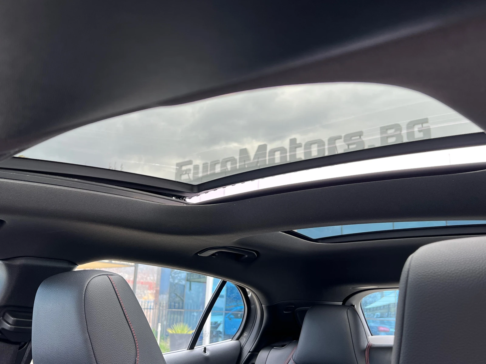 Mercedes-Benz GLA 200 d, FACE, AMG LINE, PANO, KEY, NAVI+ CAMERA, HARMAN, снимка 12 - Автомобили и джипове - 53903197