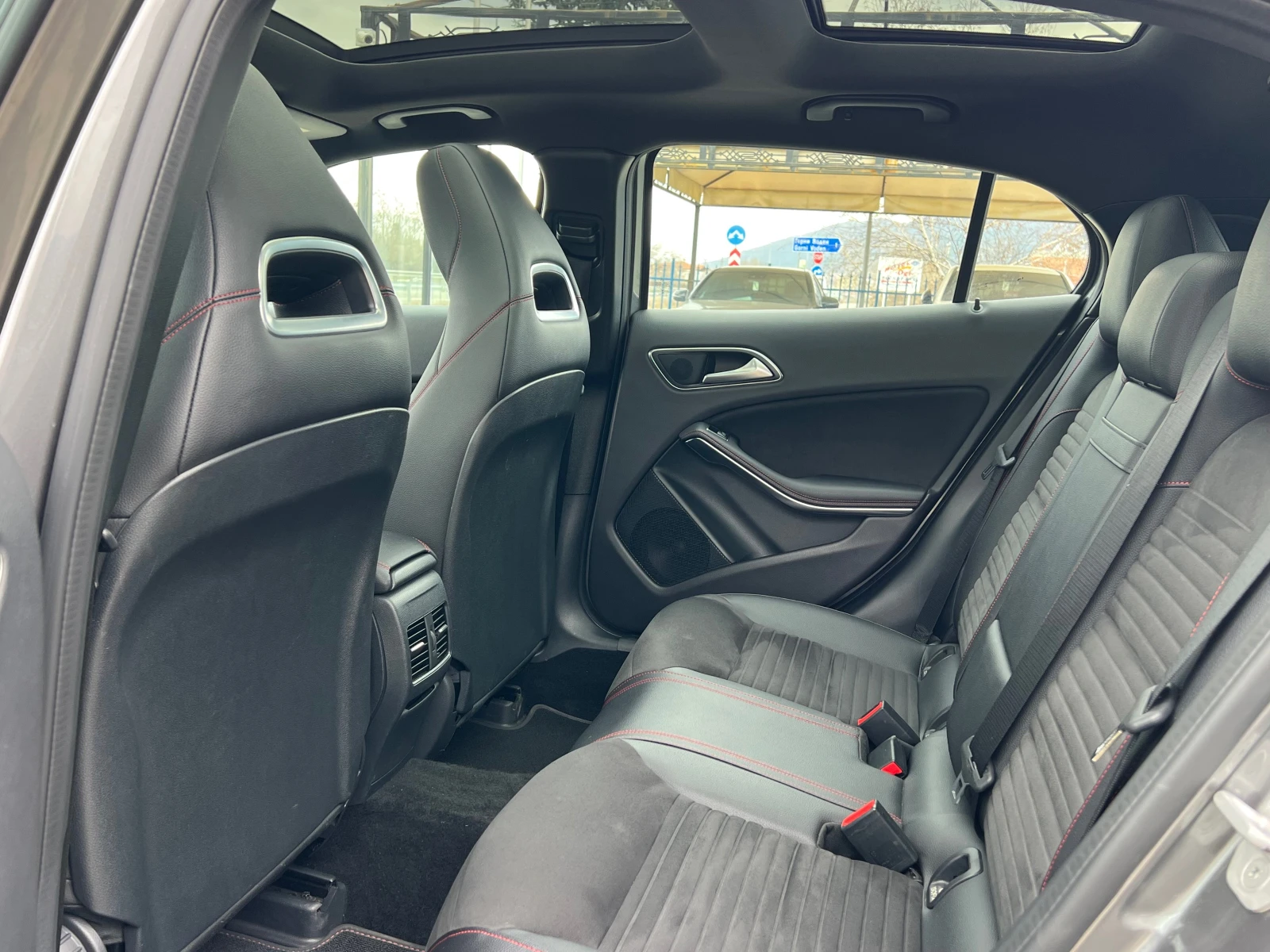 Mercedes-Benz GLA 200 d, FACE, AMG LINE, PANO, KEY, NAVI+ CAMERA, HARMAN, снимка 14 - Автомобили и джипове - 53903197