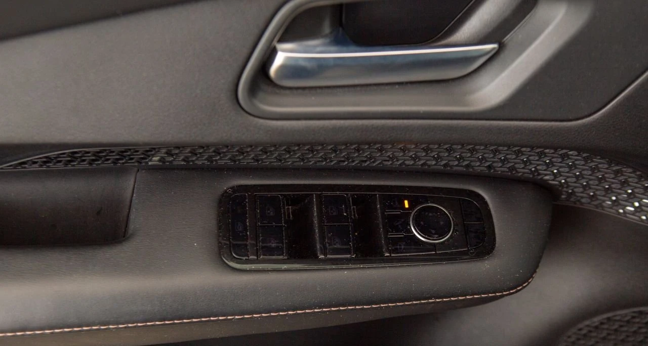 Nissan Ariya ШОК ЦЕНА !!!⚡ADVANTAGE PLUS/ПАНОРАМА/HEAD-UP, снимка 14 - Автомобили и джипове - 54040068