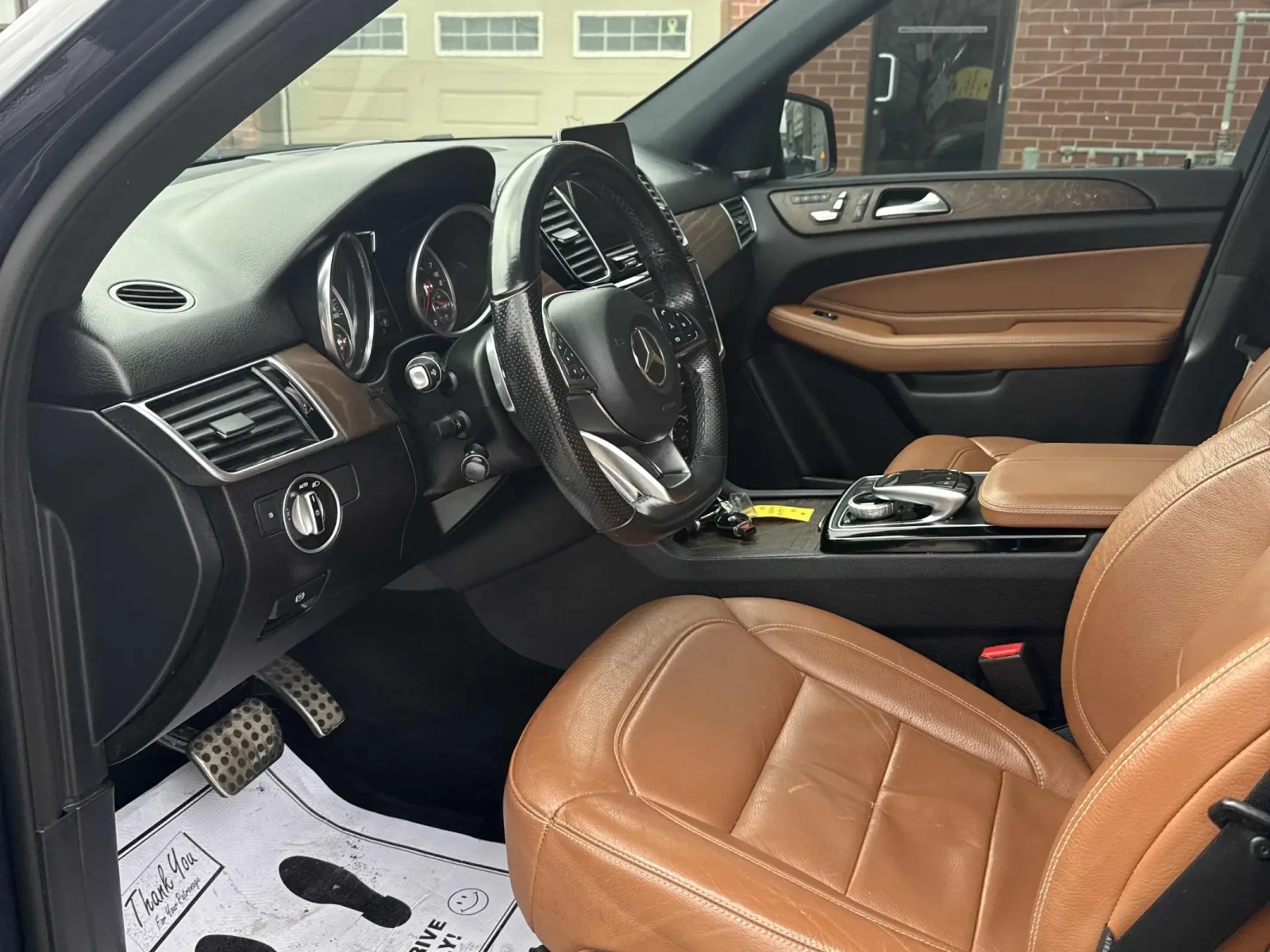 Mercedes-Benz GLE 450 AMG AMG* PACK* HARMON* KARDON* ПОДГРЕВ* ПАНОРАМА* КАМЕ, снимка 6 - Автомобили и джипове - 54146885