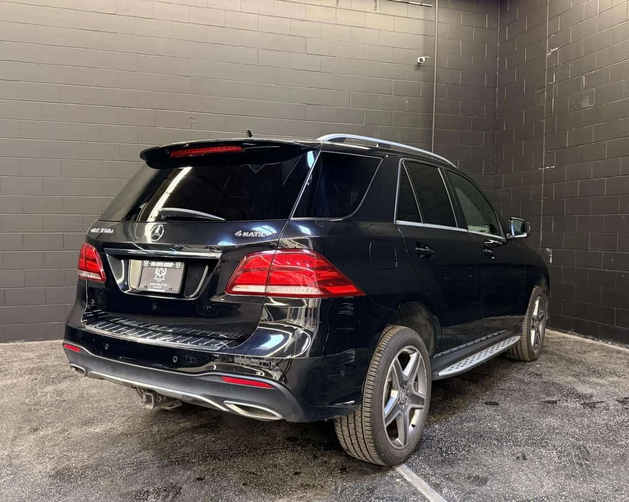 Mercedes-Benz GLE 350 DIESEL * AMG Line * Фиксирана цена до БГ * CARFAX, снимка 6 - Автомобили и джипове - 54607178