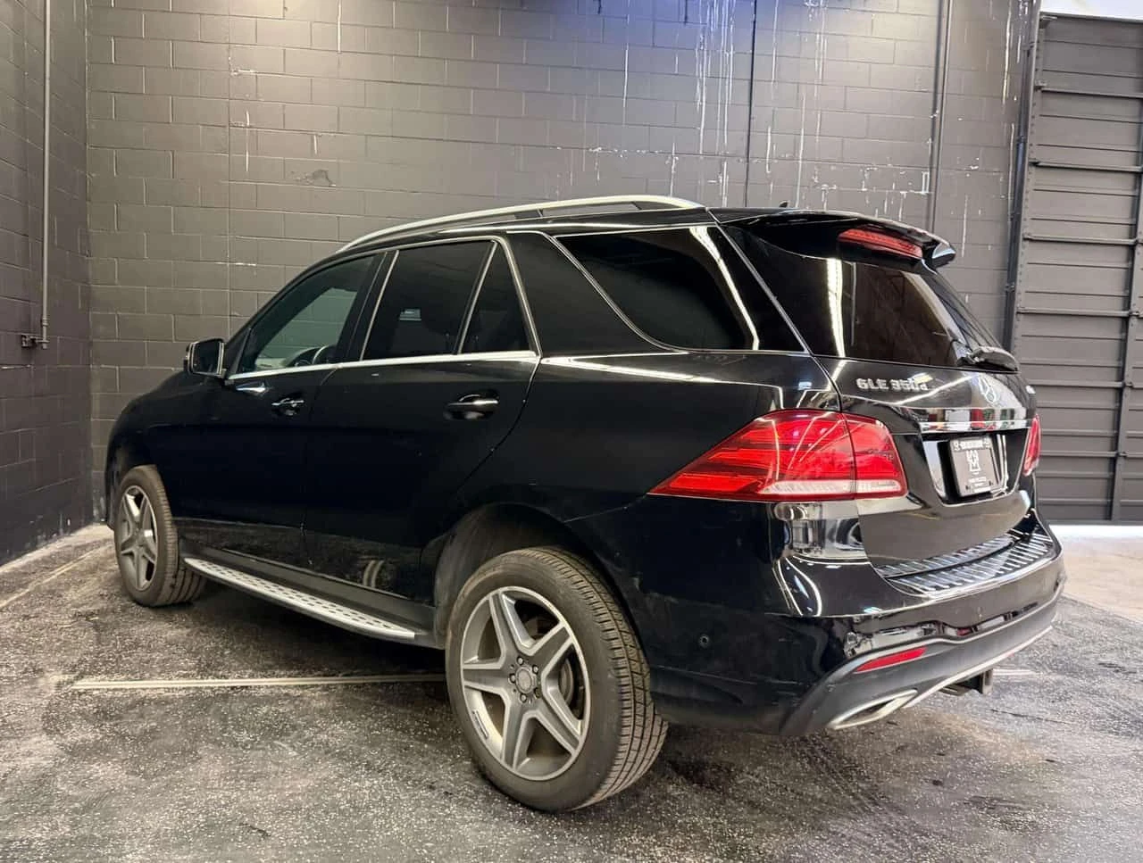 Mercedes-Benz GLE 350 DIESEL * AMG Line * Фиксирана цена до БГ * CARFAX, снимка 9 - Автомобили и джипове - 54607178