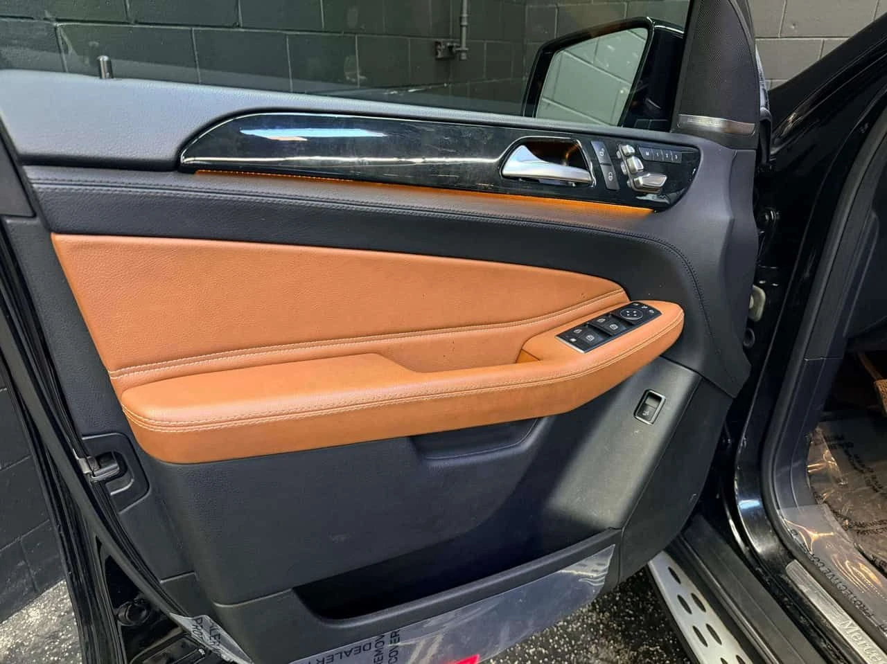 Mercedes-Benz GLE 350 DIESEL * AMG Line * Фиксирана цена до БГ * CARFAX, снимка 17 - Автомобили и джипове - 54607178