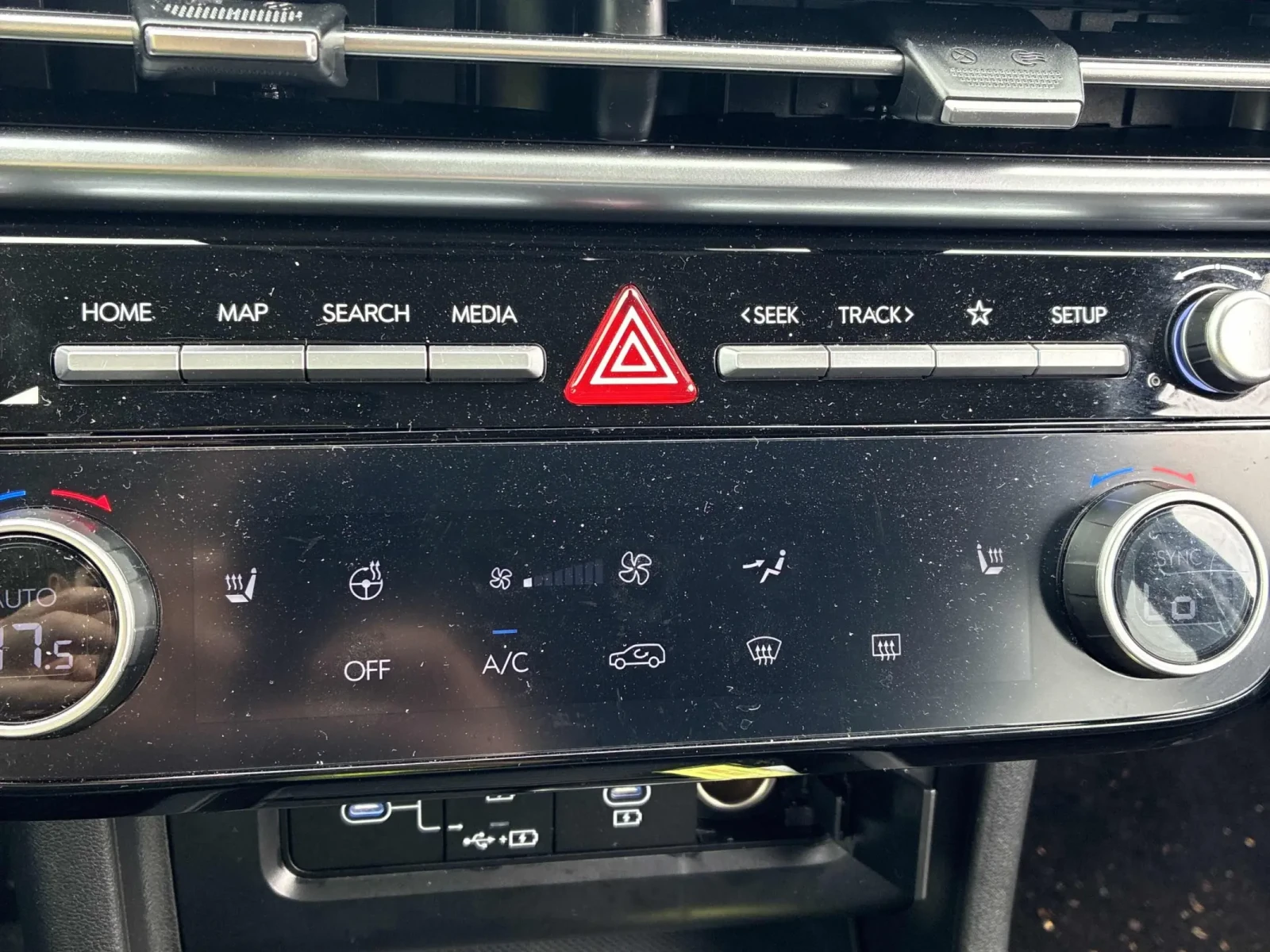 Hyundai Tucson Preferred * CARFAX * АВТО КРЕДИТ * , снимка 11 - Автомобили и джипове - 54804208