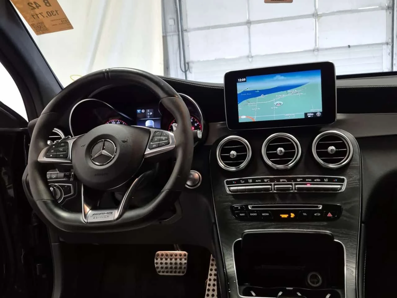 Mercedes-Benz GLC 63 AMG  S * BURMESTER * PANO * ПОДГРЕВИ * ПАНО * KEYLESS, снимка 10 - Автомобили и джипове - 54847243