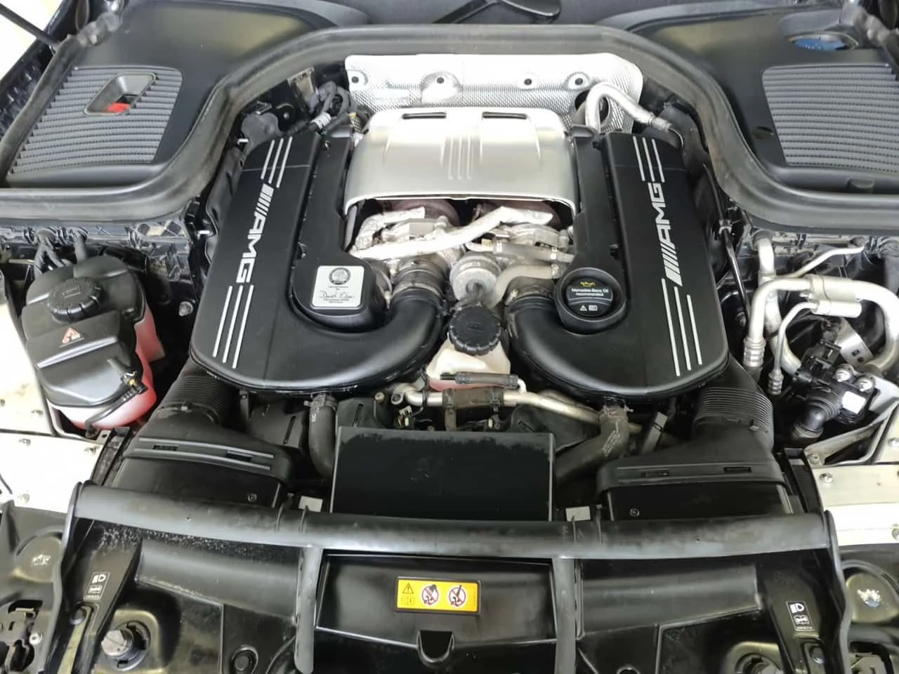 Mercedes-Benz GLC 63 AMG  S * BURMESTER * PANO * ПОДГРЕВИ * ПАНО * KEYLESS, снимка 16 - Автомобили и джипове - 54847243