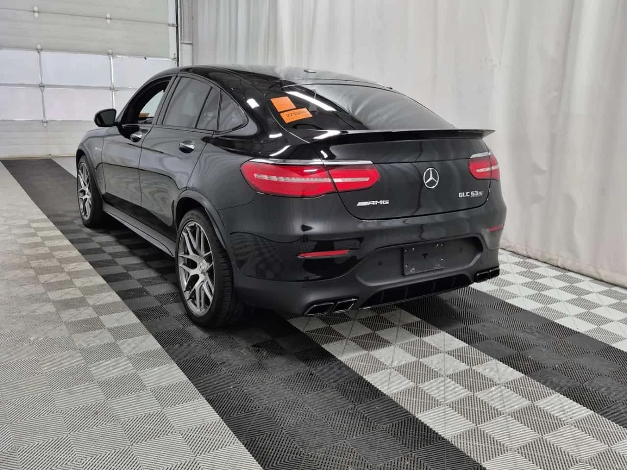 Mercedes-Benz GLC 63 AMG  S * BURMESTER * PANO * ПОДГРЕВИ * ПАНО * KEYLESS, снимка 4 - Автомобили и джипове - 54847243