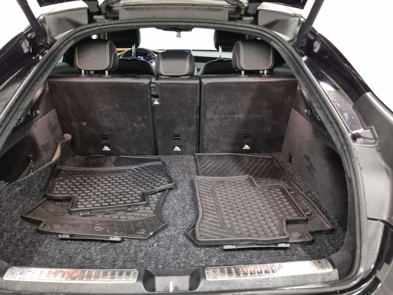 Mercedes-Benz GLC 63 AMG  S * BURMESTER * PANO * ПОДГРЕВИ * ПАНО * KEYLESS, снимка 14 - Автомобили и джипове - 54847243