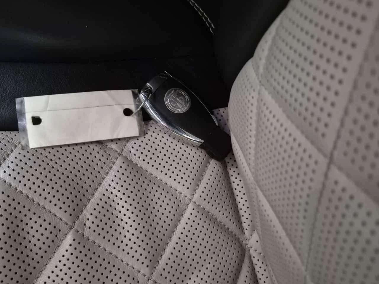 Mercedes-Benz GLC 63 AMG  S * BURMESTER * PANO * ПОДГРЕВИ * ПАНО * KEYLESS, снимка 8 - Автомобили и джипове - 54847243