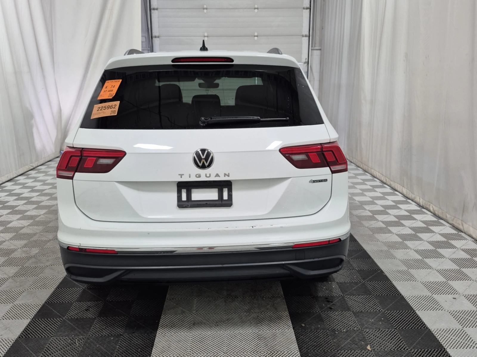 VW Tiguan Comfortline * CARFAX, снимка 5 - Автомобили и джипове - 54983152
