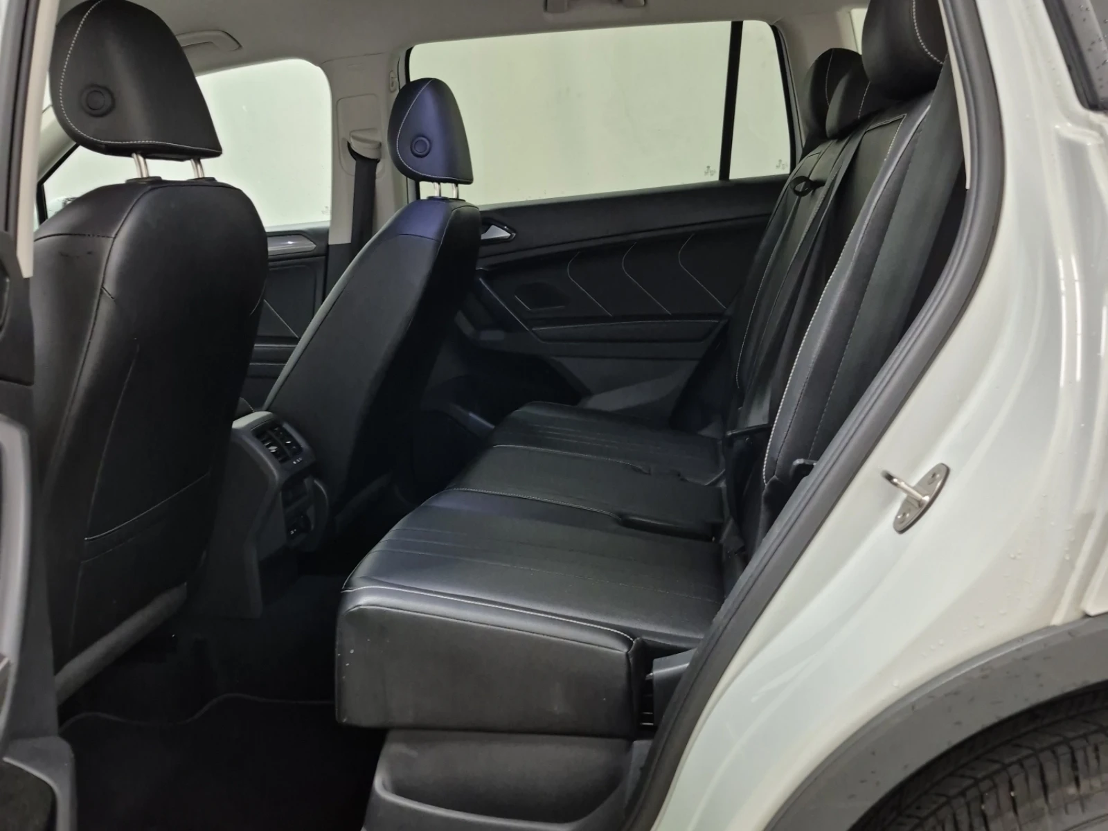 VW Tiguan Comfortline * CARFAX, снимка 10 - Автомобили и джипове - 54983152