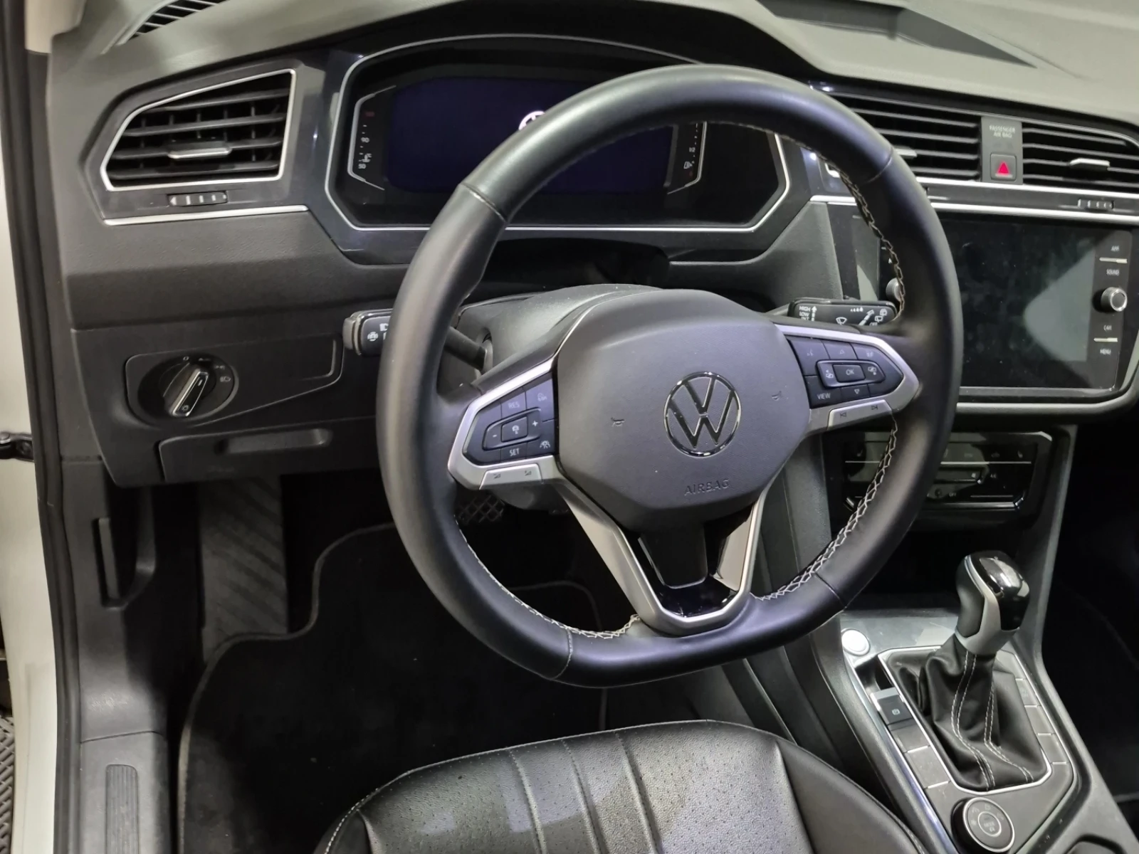 VW Tiguan Comfortline * CARFAX, снимка 11 - Автомобили и джипове - 54983152