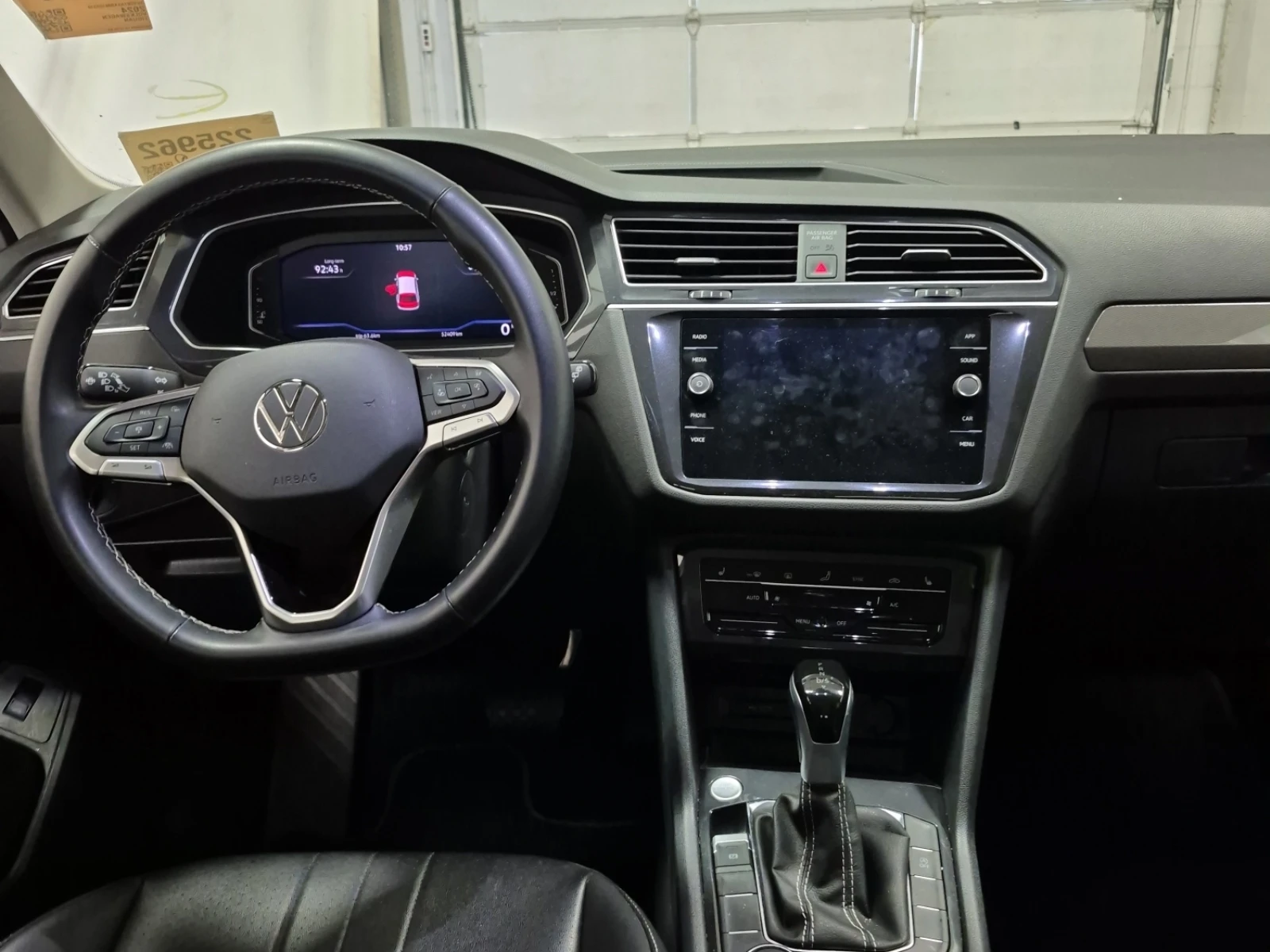 VW Tiguan Comfortline * CARFAX, снимка 12 - Автомобили и джипове - 54983152