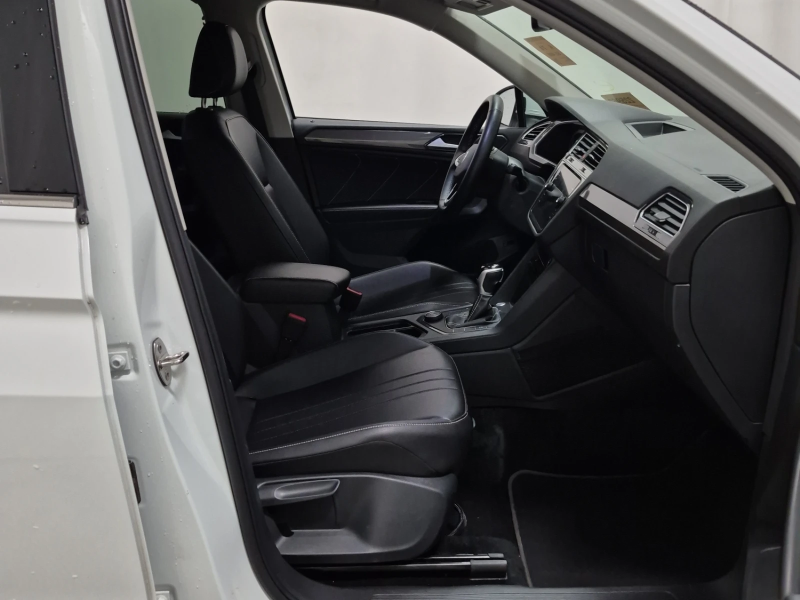 VW Tiguan Comfortline * CARFAX, снимка 9 - Автомобили и джипове - 54983152