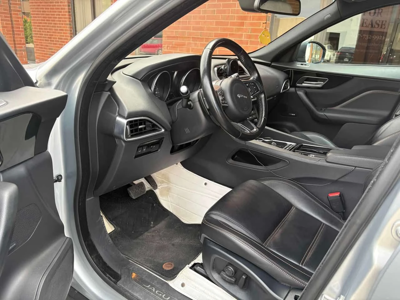 Jaguar F-PACE | Prestige | MERIDIAN | ПОДГРЕВ | ПАНОРАМА | , снимка 5 - Автомобили и джипове - 55014835