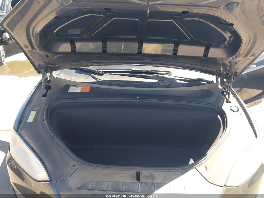 Tesla Model X 60D/70D/75D/90D, снимка 10 - Автомобили и джипове - 55287313