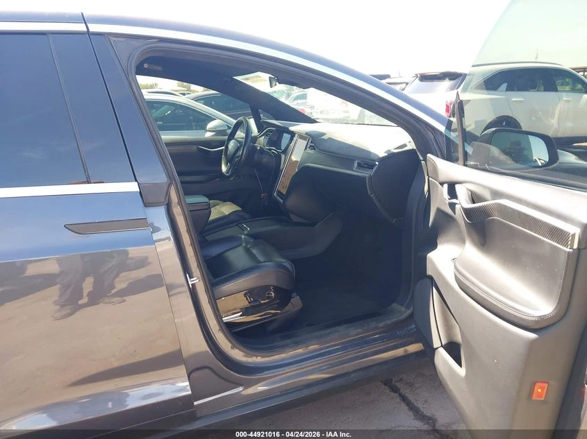 Tesla Model X 60D/70D/75D/90D, снимка 5 - Автомобили и джипове - 55287313