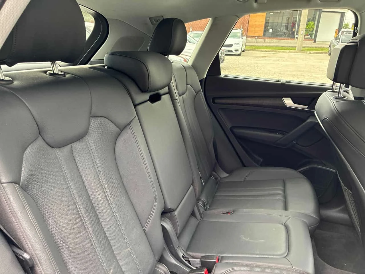 Audi Q5 * Technik * ДИСТРОНИК * 360 * ОБДУХВАНЕ, снимка 15 - Автомобили и джипове - 55579294