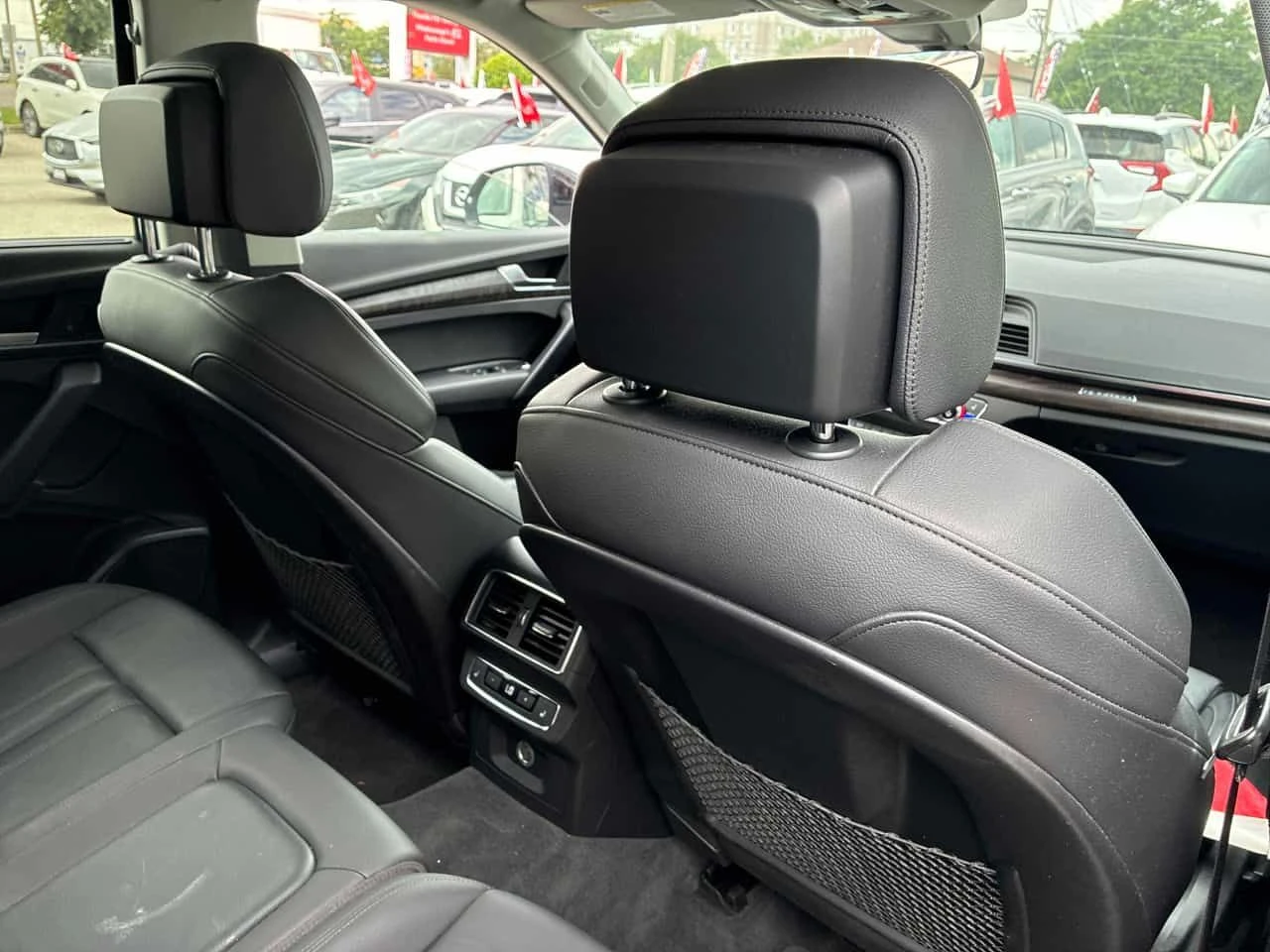 Audi Q5 * Technik * ДИСТРОНИК * 360 * ОБДУХВАНЕ, снимка 16 - Автомобили и джипове - 55579294