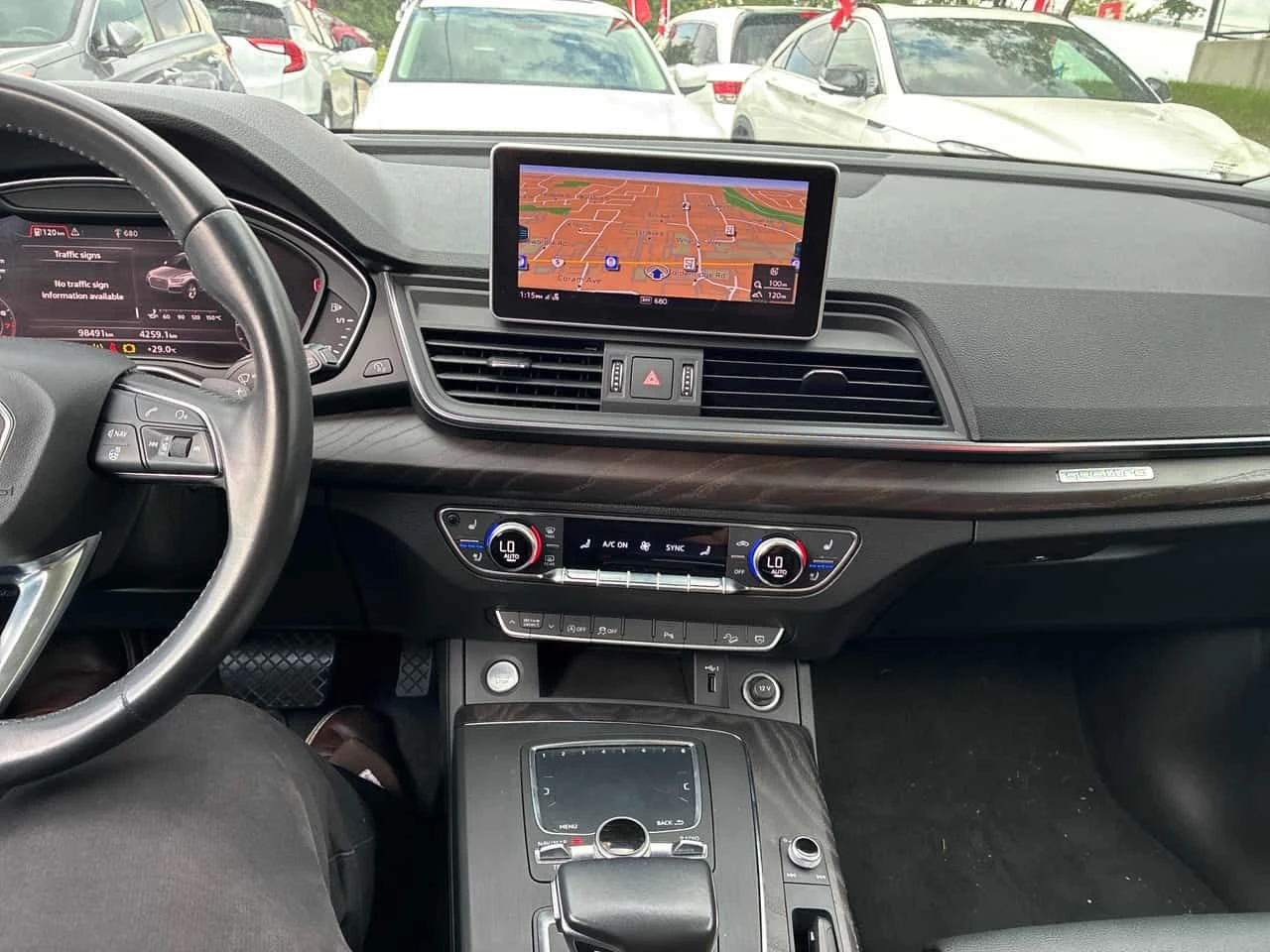Audi Q5 * Technik * ДИСТРОНИК * 360 * ОБДУХВАНЕ, снимка 9 - Автомобили и джипове - 55579294