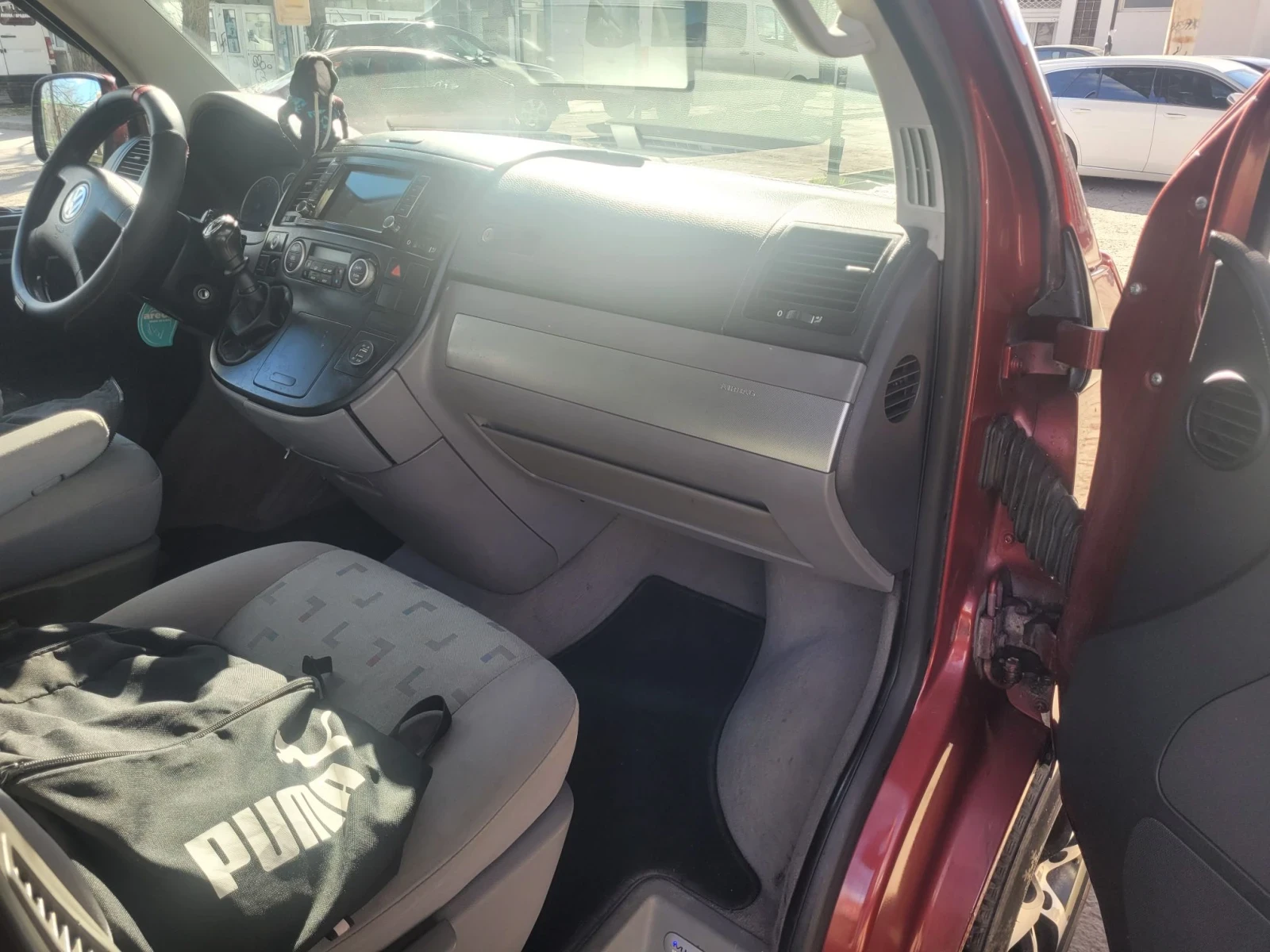 VW Transporter Multivan 1.9 105 к.с., снимка 12 - Бусове и автобуси - 55601016