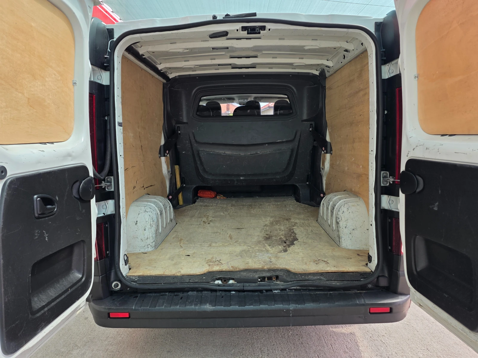 Renault Trafic 1.6dci* N1* 125кс* 6-Места* , снимка 11 - Бусове и автобуси - 55875633