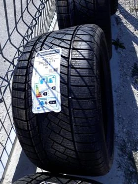 Гуми Зимни 295/35R19, снимка 1