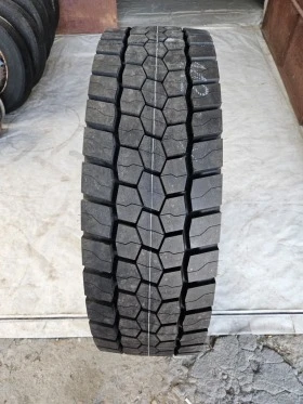 Гуми, снимка 1